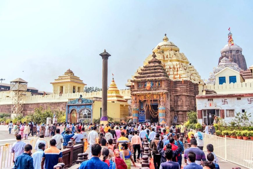 Foreigner Spotted In Puri Jagannath Temple